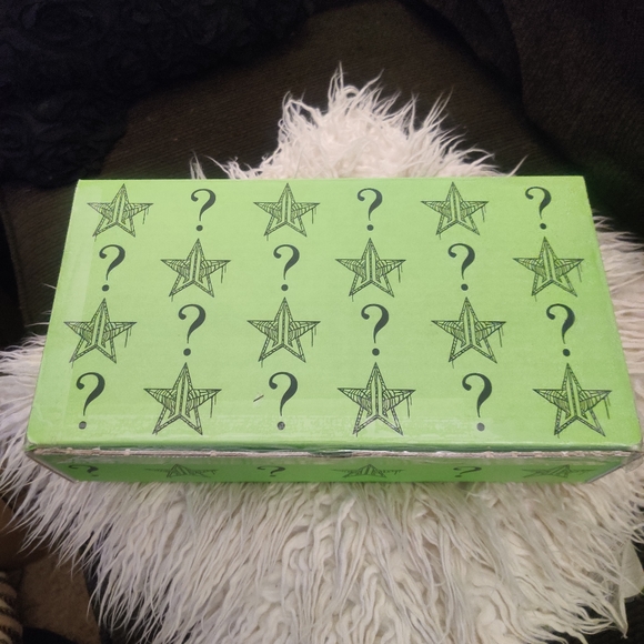 Jeffree Star Premium Halloween Mystery Box - Picture 1 of 6